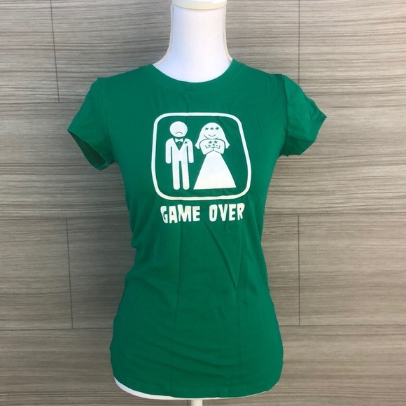 focus Tops - Game over green Graphic Tshirt Size Large